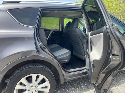 Used 2015 Toyota RAV4 Limited AWD/4WD image 28