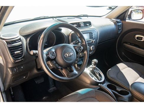 Used 2015 Kia Soul + FWD image 11