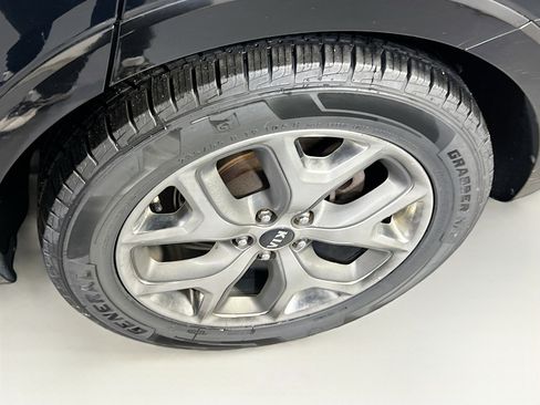 Used 2020 Kia Sorento SX image 33