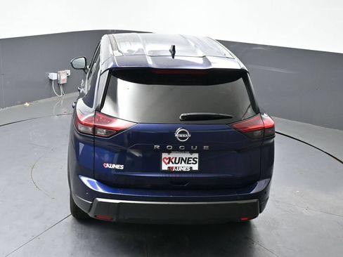Used 2025 Nissan Rogue SV FWD image 38