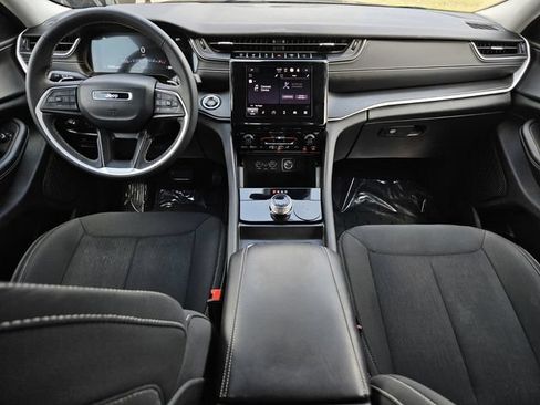 Used 2024 Jeep Grand Cherokee L Laredo RWD image 27