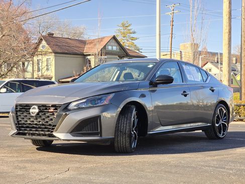 Used 2024 Nissan Altima 2.5 SR image 15