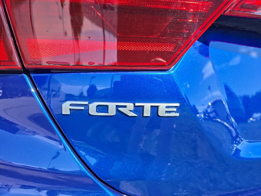 Certified 2024 Kia Forte LXS FWD image 5