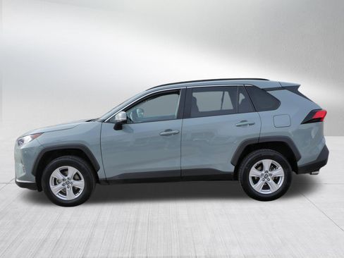 Used 2020 Toyota RAV4 XLE w/ Convenience Package image 4