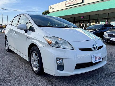 Used 2010 Toyota Prius FWD image 2