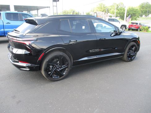 Used 2024 Chevrolet Equinox EV RS image 2