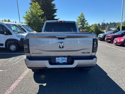 Used 2024 RAM 2500 Big Horn w/ Sport Appearance Package AWD/4WD image 9