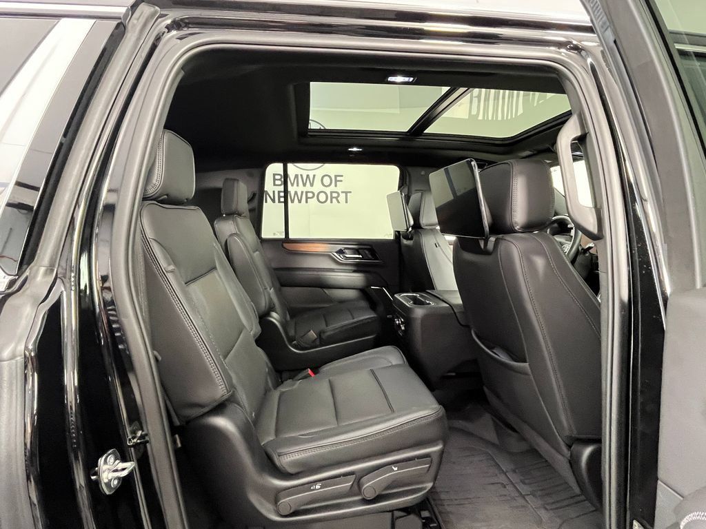 Used 2025 GMC Yukon XL Denali w/ Denali Reserve Package AWD/4WD image 19