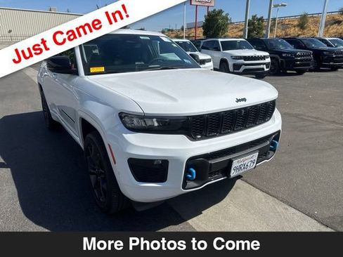 Used 2023 Jeep Grand Cherokee 30th Anniversary AWD/4WD image 8