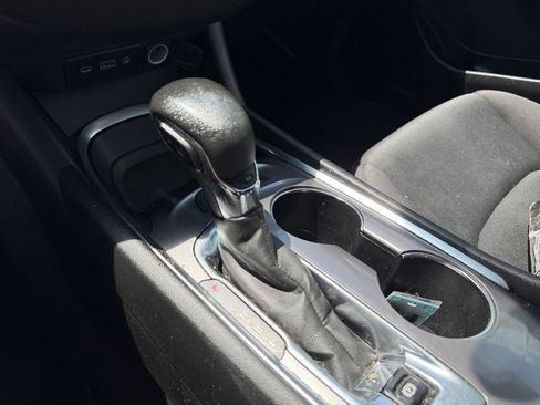 Used 2022 Chevrolet Malibu LT FWD image 29