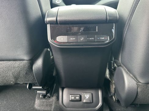 New 2026 Toyota Highlander Limited image 40