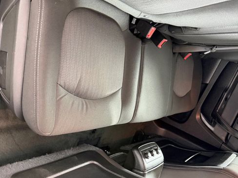 Used 2015 Chevrolet Traverse LT image 23