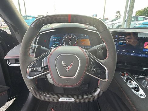 Used 2025 Chevrolet Corvette Z06 w/ Stealth Interior Trim Package RWD image 19