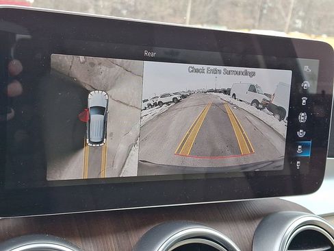 Used 2022 Mercedes-Benz GLC 300 4MATIC image 25