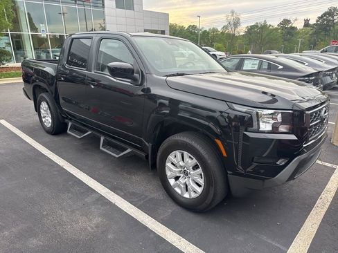 Certified 2023 Nissan Frontier SV w/ Technology Package image 2