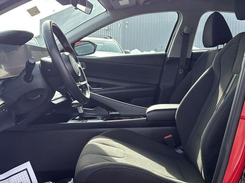 Used 2023 Hyundai Elantra SEL w/ Convenience Package image 12