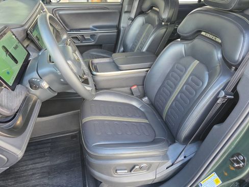 Used 2024 Rivian R1S Adventure AWD/4WD image 15