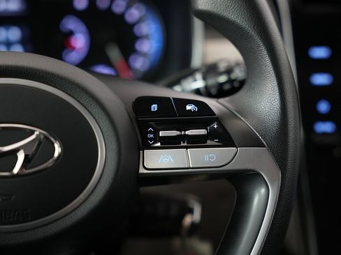 Used 2022 Hyundai Tucson SE image 13