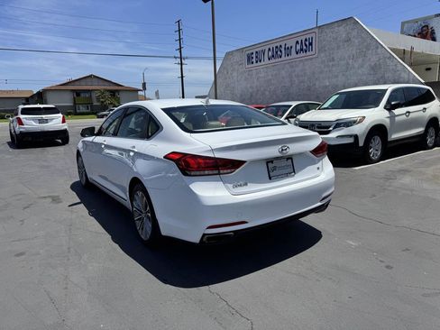 Used 2015 Hyundai Genesis 3.8 RWD image 2