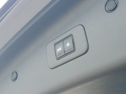 Used 2022 Nissan Armada Platinum RWD image 14