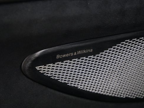 Used 2025 Aston Martin V8 Vantage Coupe image 31