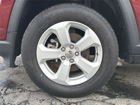 Used 2020 Jeep Compass Latitude image 23