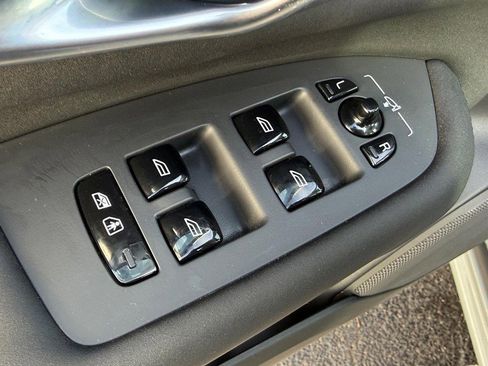 Used 2025 Volvo XC90 B6 Plus image 16