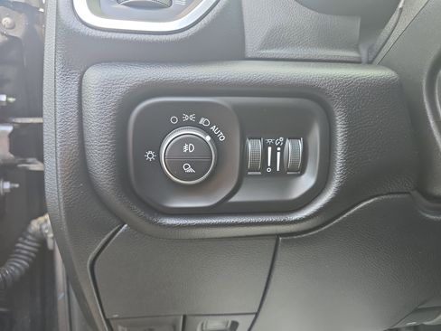 Used 2024 RAM 2500 Laramie image 19