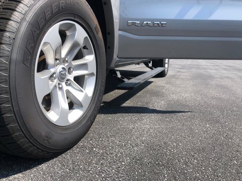 Used 2019 RAM 1500 Laramie image 23