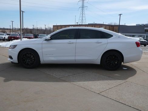 Used 2015 Chevrolet Impala LT w/ Convenience Package image 4