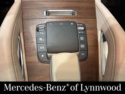 Used 2022 Mercedes-Benz GLE 350 4MATIC image 25