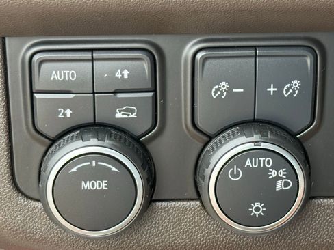 Used 2023 Chevrolet Tahoe LT w/ LT Signature Plus Package AWD/4WD image 34
