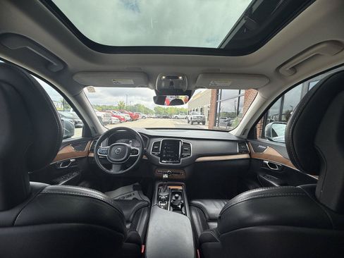 Used 2018 Volvo XC90 T6 Inscription w/ Convenience Package AWD/4WD image 16