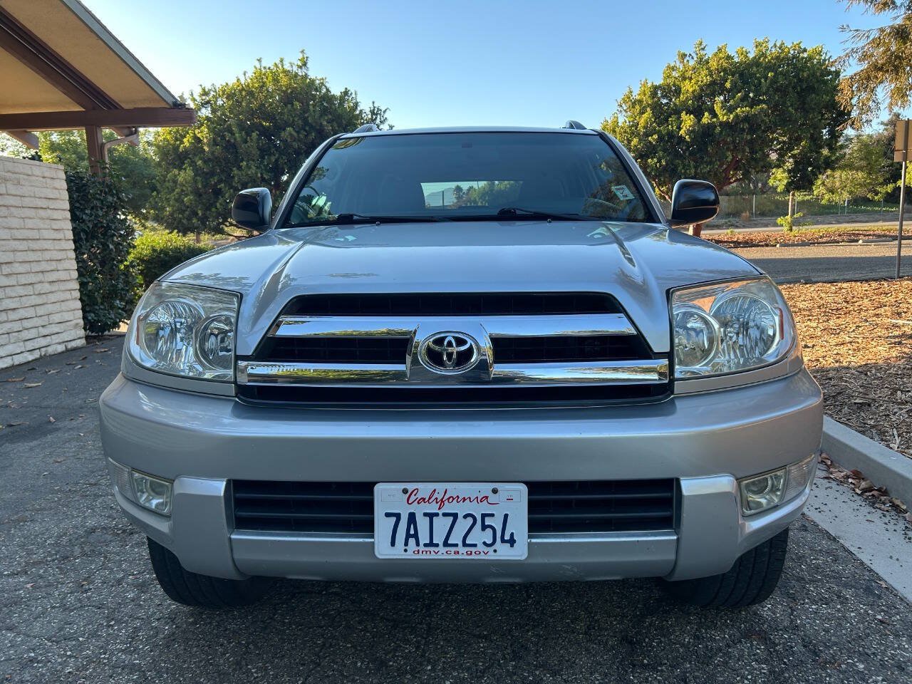 Used 2005 Toyota 4Runner SR5 AWD/4WD image 6