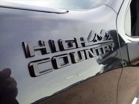Used 2022 Chevrolet Silverado 1500 High Country w/ High Country Premium Package image 8
