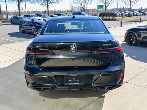 Used 2023 BMW 760i xDrive w/ Executive Package image 6