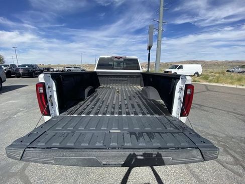 Used 2024 GMC Sierra 3500 Denali w/ Technology Package AWD/4WD image 12