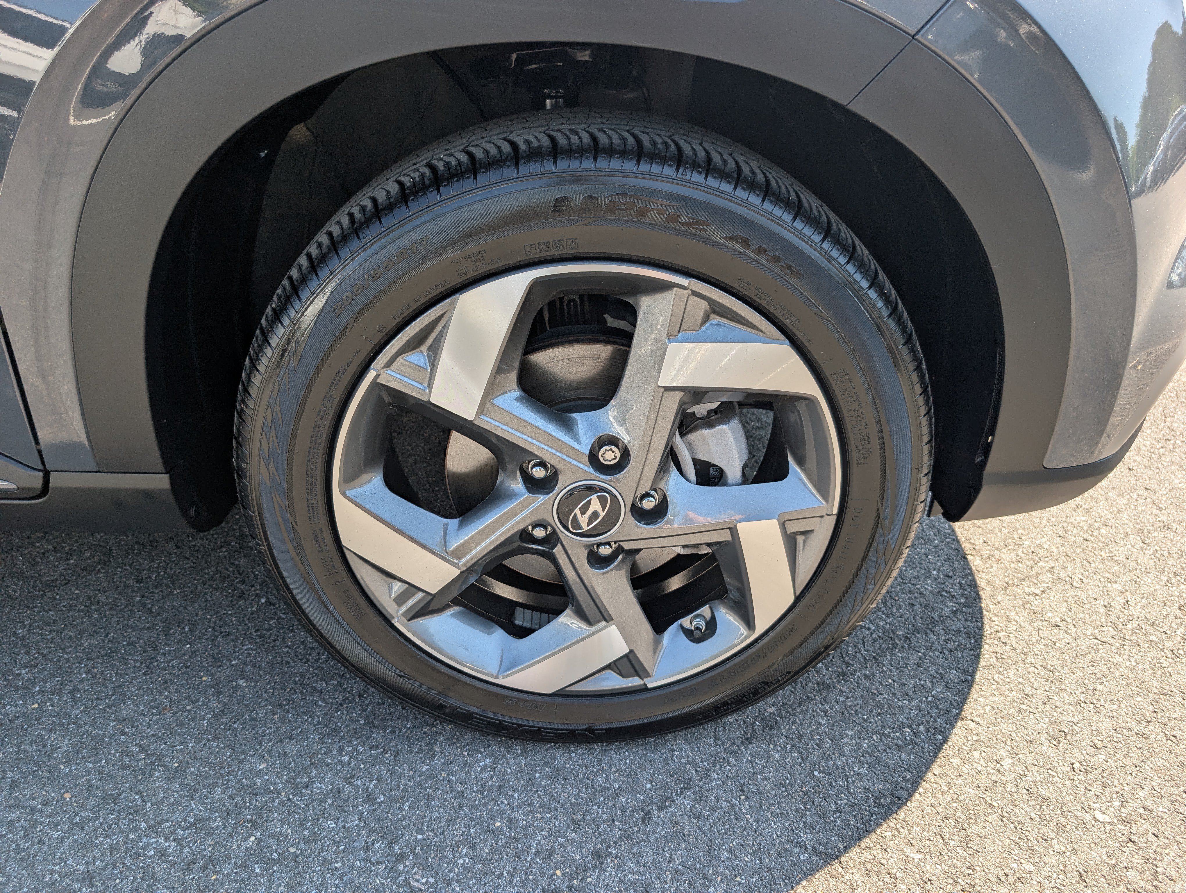 Used 2025 Hyundai Venue Limited FWD image 9