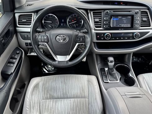 Used 2014 Toyota Highlander Plus image 13