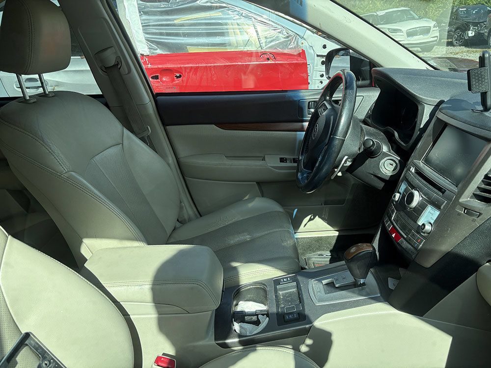 Used 2013 Subaru Outback 2.5i Limited AWD/4WD image 5