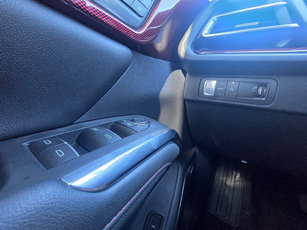 Used 2024 Chevrolet Traverse RS FWD image 22