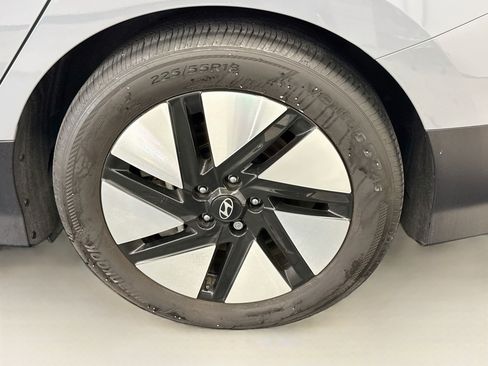 Used 2024 Hyundai Ioniq 6 SE RWD image 11