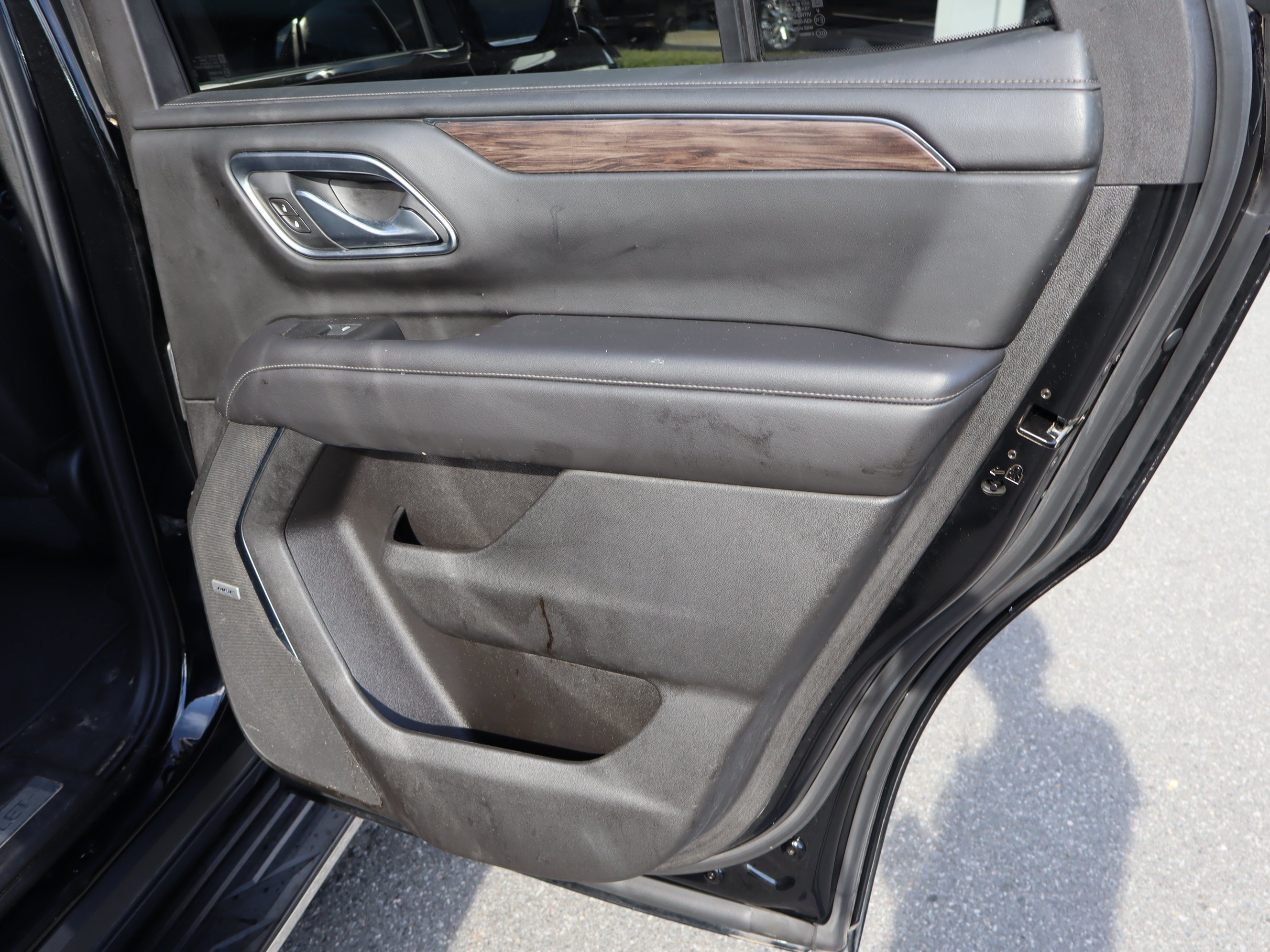 Used 2021 Chevrolet Tahoe LT w/ LT Signature Package RWD image 36