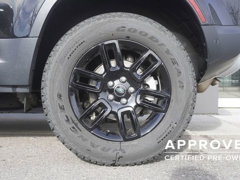 Used 2025 Land Rover Defender 110 S image 33