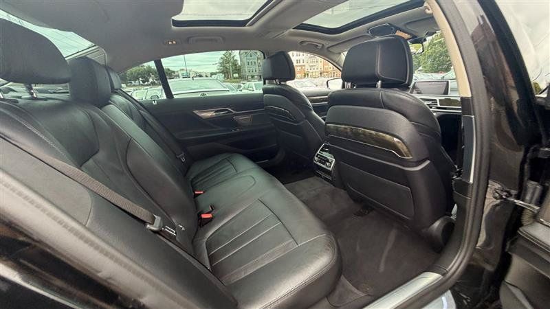Used 2020 BMW 740i xDrive w/ Cold Weather Package AWD/4WD image 11