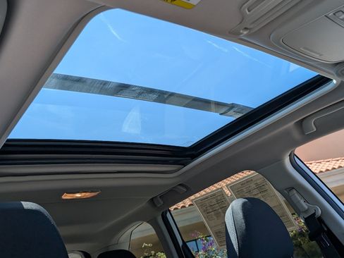 Used 2019 Subaru Forester Premium AWD/4WD image 3