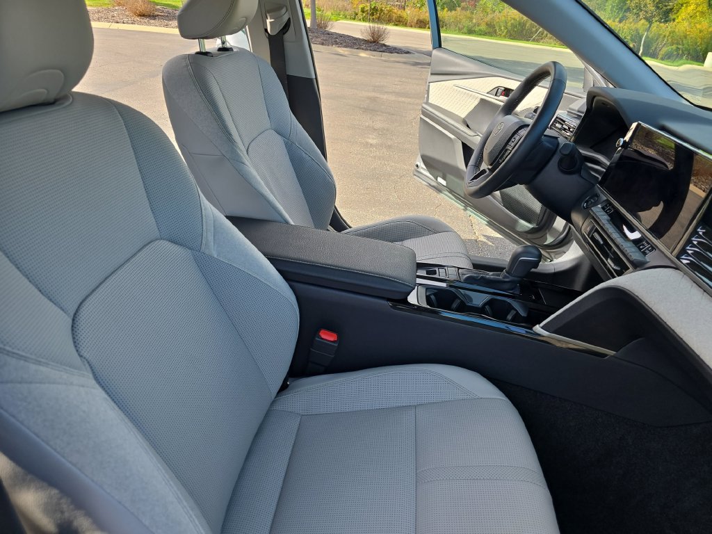 Certified 2026 Toyota Camry XLE AWD/4WD image 14