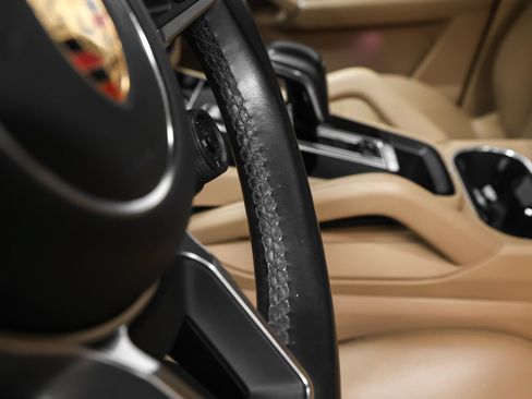 Certified 2019 Porsche Cayenne E-Hybrid AWD/4WD image 34