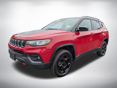Used 2024 Jeep Compass Trailhawk AWD/4WD image 8