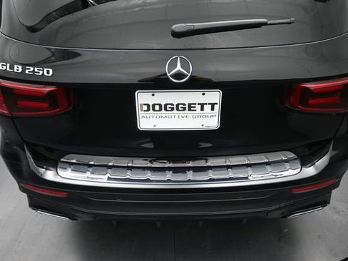 Used 2024 Mercedes-Benz GLB 250 image 12